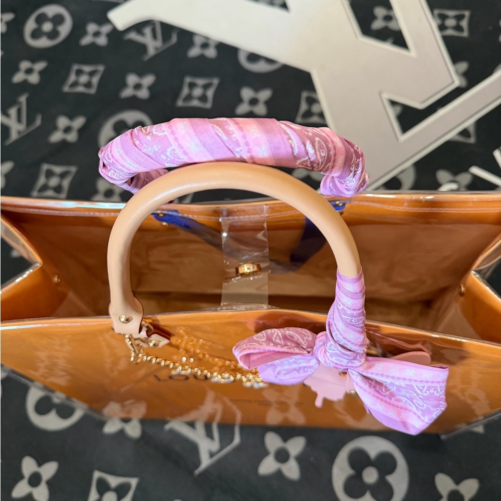 🩷🩷Louis Vuitton XL Gift Bag Tote🩷🩷 - Picture 7 of 7